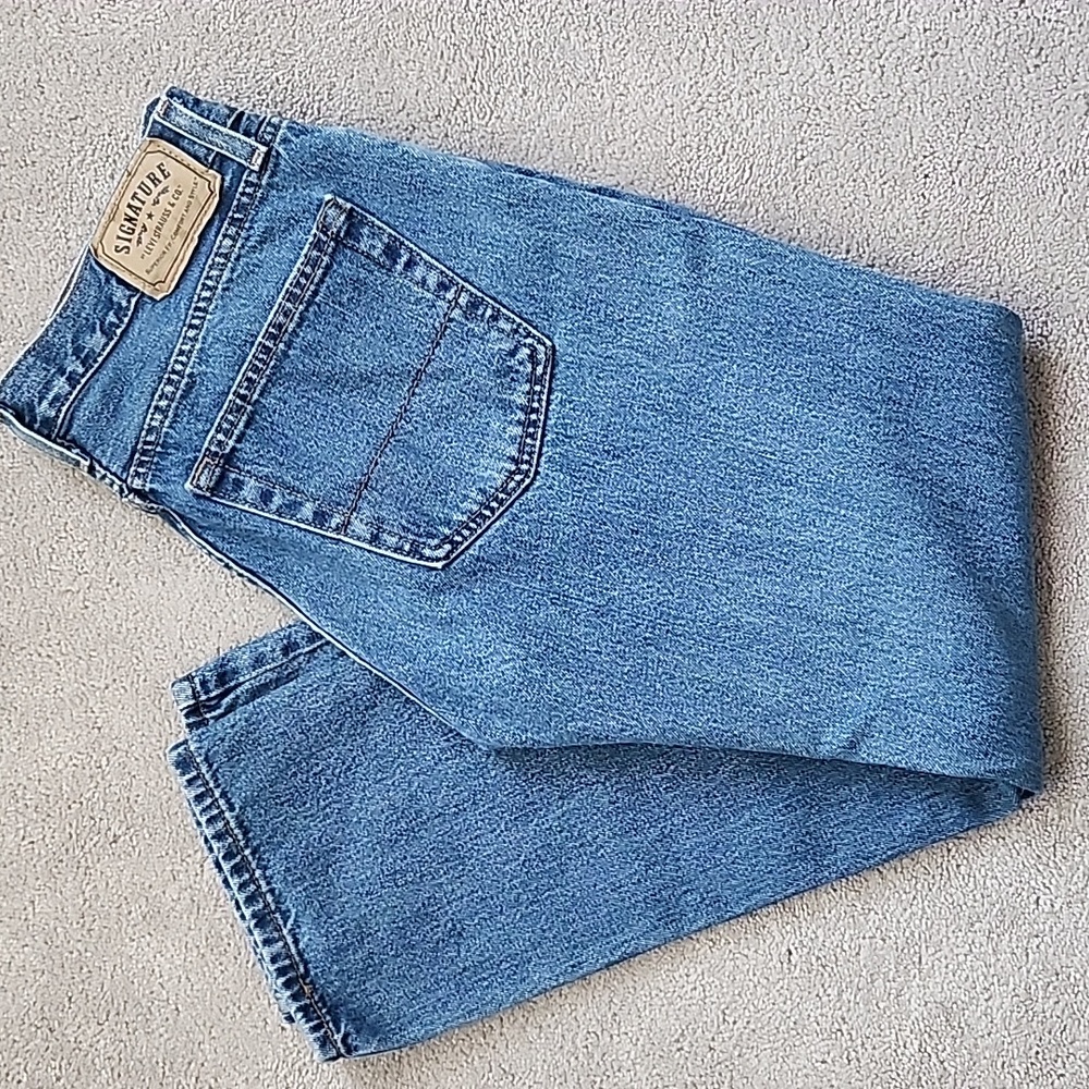 Levi's Signature Straight Leg